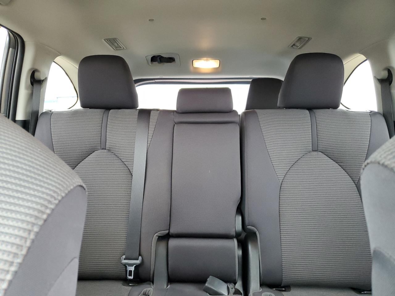 2022 Toyota Highlander - Image 10