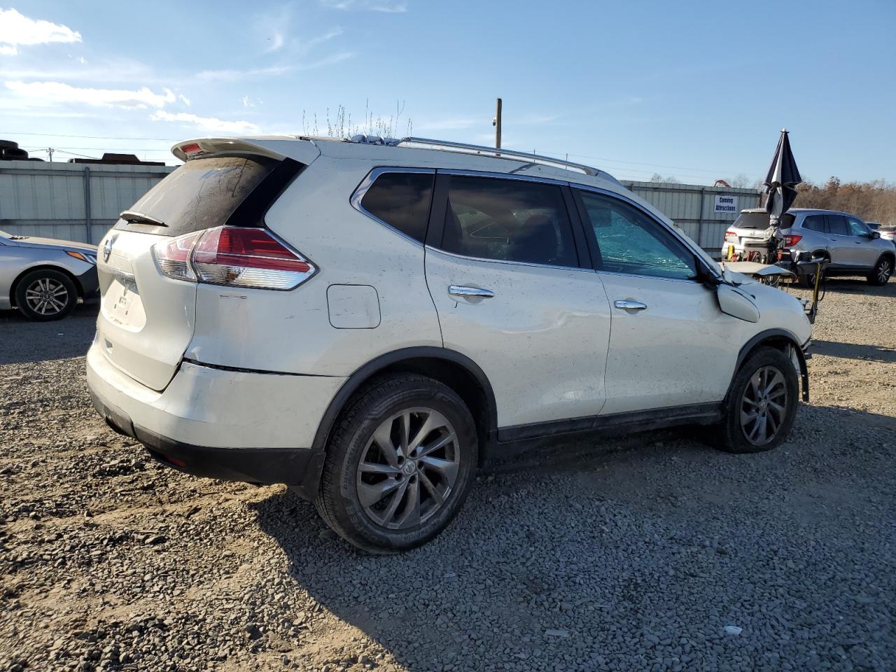 VIN 5N1AT2MV1FC885616 2015 NISSAN ROGUE no.3