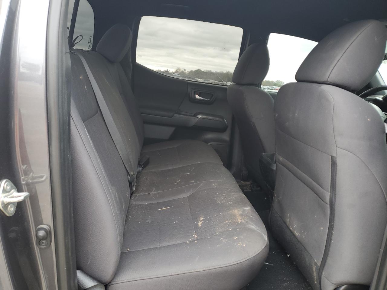 2019 Toyota Tacoma - Image 10
