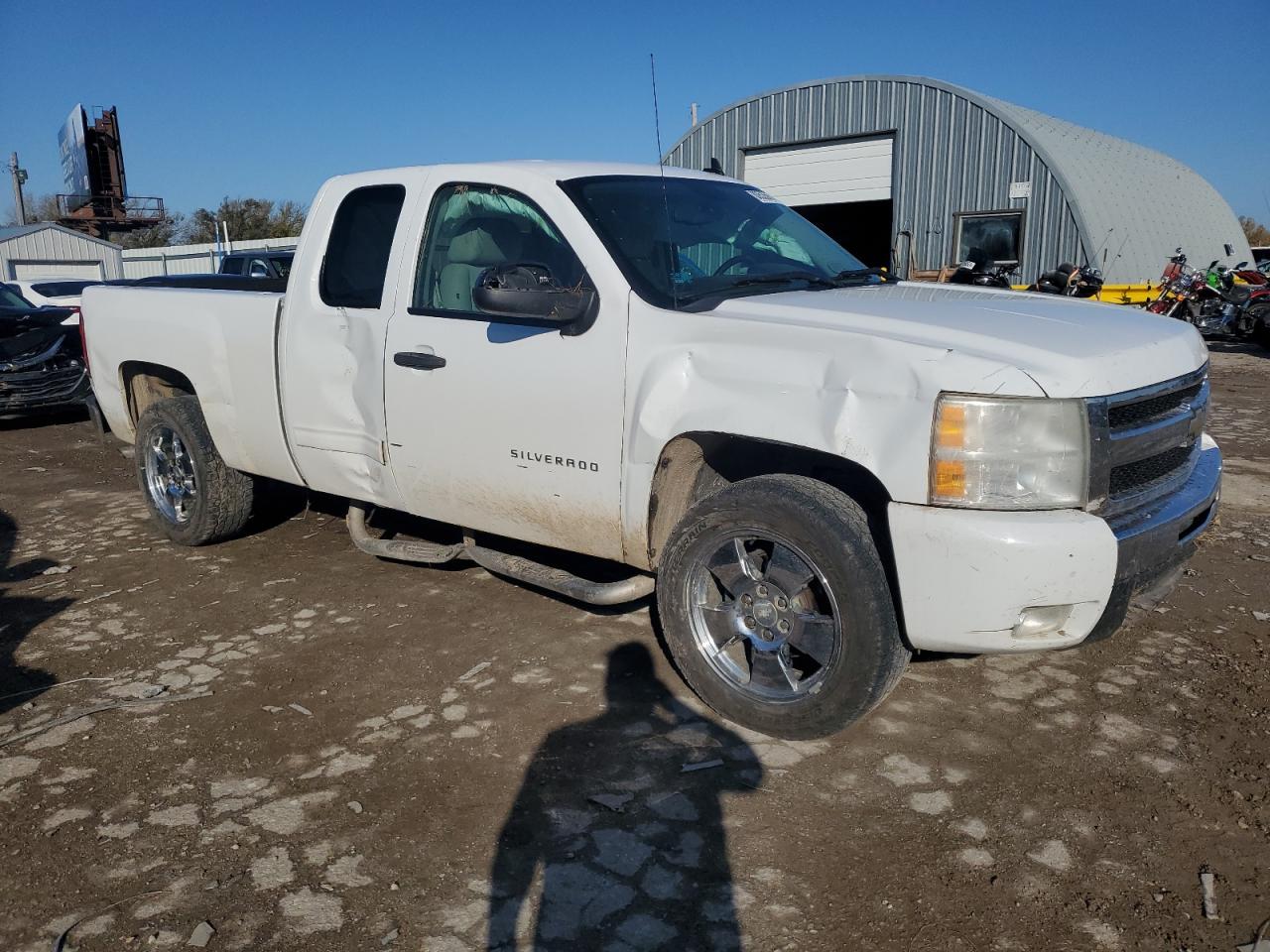 2011 Chevrolet Silverado - Image 4