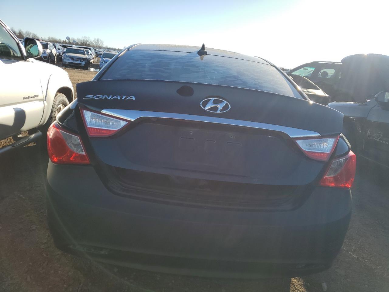 2011 Hyundai Sonata - Image 6