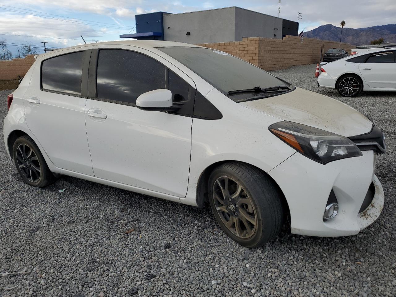 2017 Toyota Yaris - Image 4