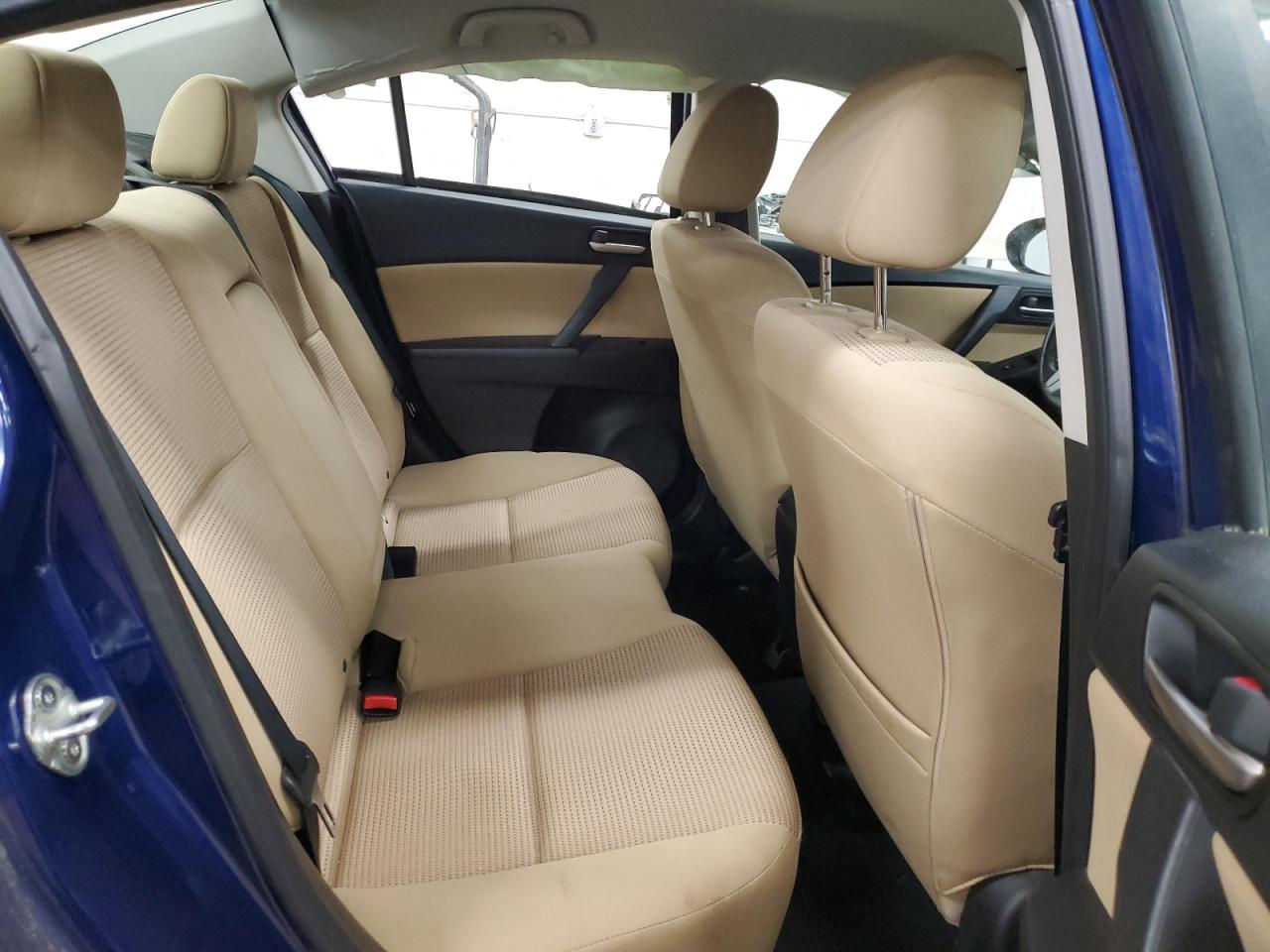 2012 Mazda 3 - Image 10