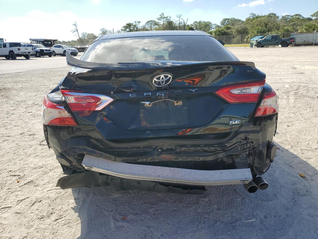 VIN 4T1B11HK5JU558921 2018 TOYOTA CAMRY no.6