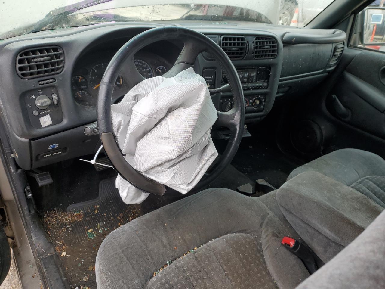 2001 Chevrolet S-10 Pickup - Image 8
