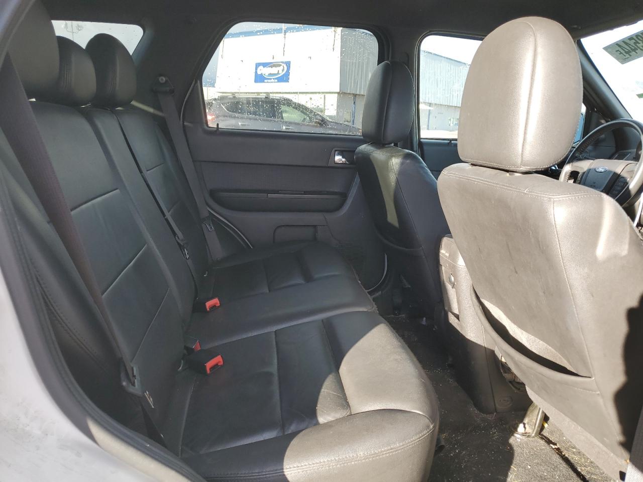 2010 Ford Escape - Image 11