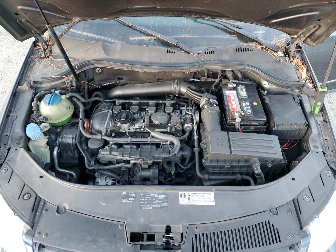 2010 Volkswagen Passat - Image 11