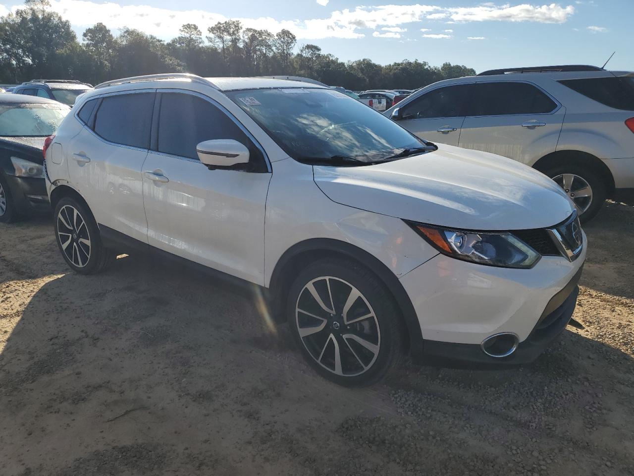 2018 Nissan Rogue - Image 4