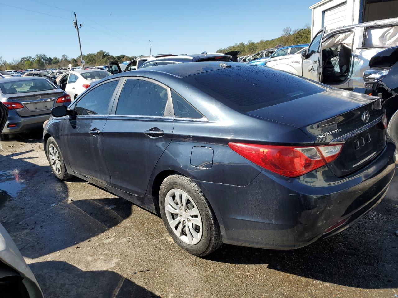 2012 Hyundai Sonata - Image 2
