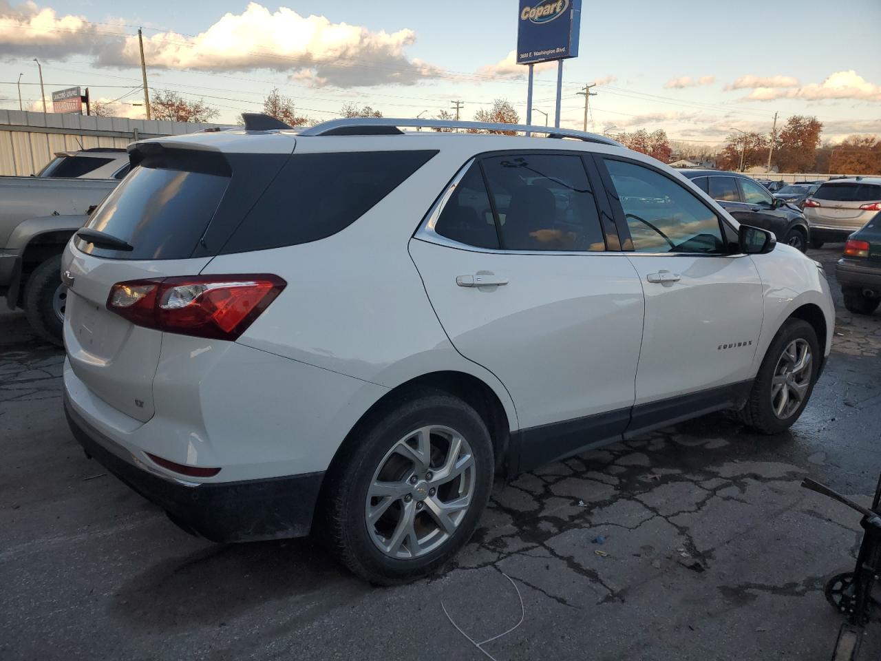 2019 Chevrolet Equinox - Image 3