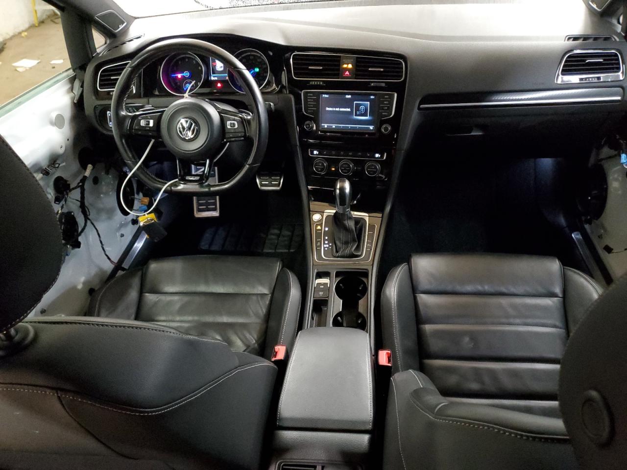 2017 Volkswagen Golf - Image 8