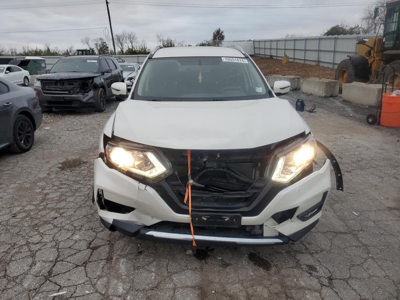 2017 Nissan Rogue - Image 5
