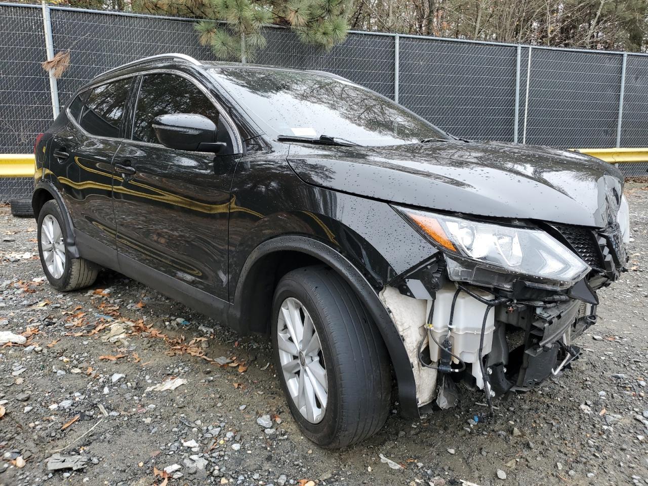 2018 Nissan Rogue - Image 4
