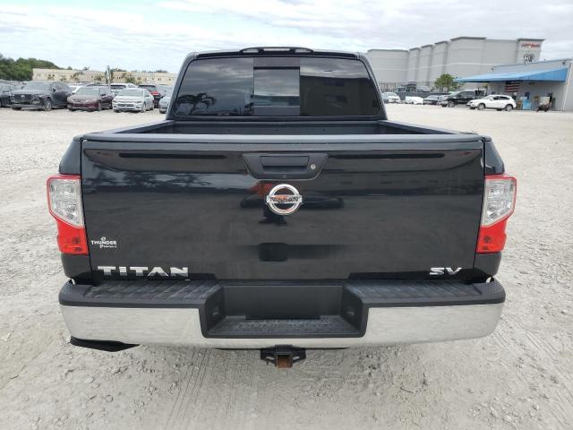  NISSAN TITAN 2018 Czarny