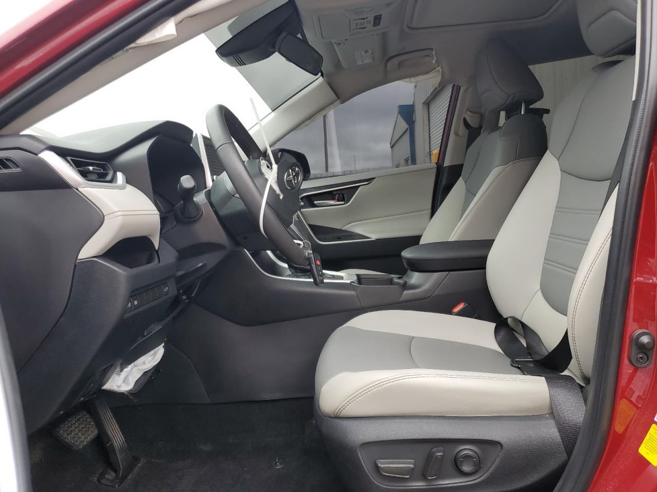 2023 Toyota RAV 4 - Image 7