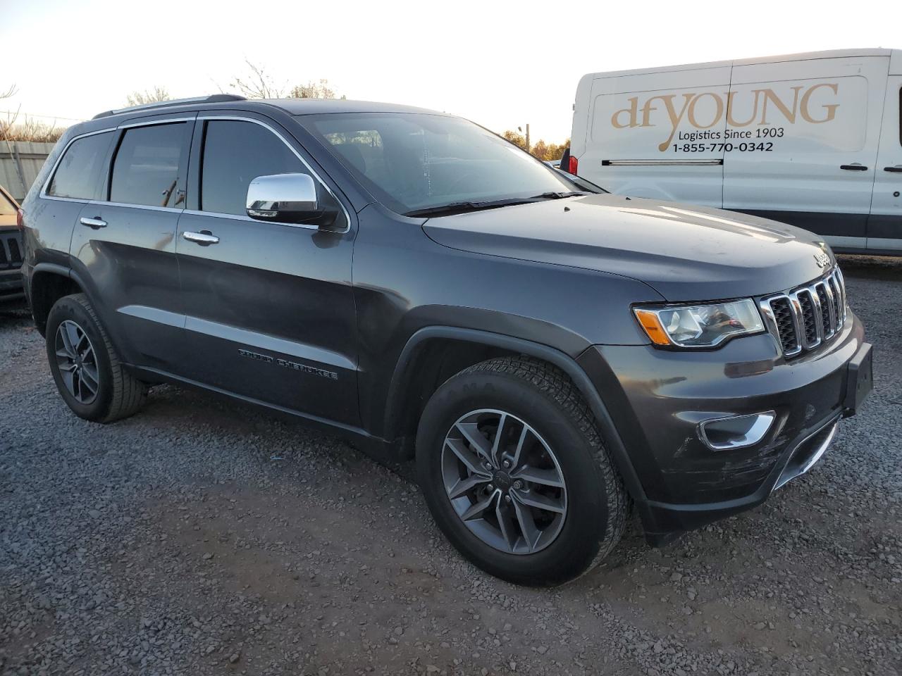 2019 Jeep Grand Cherokee - Image 4