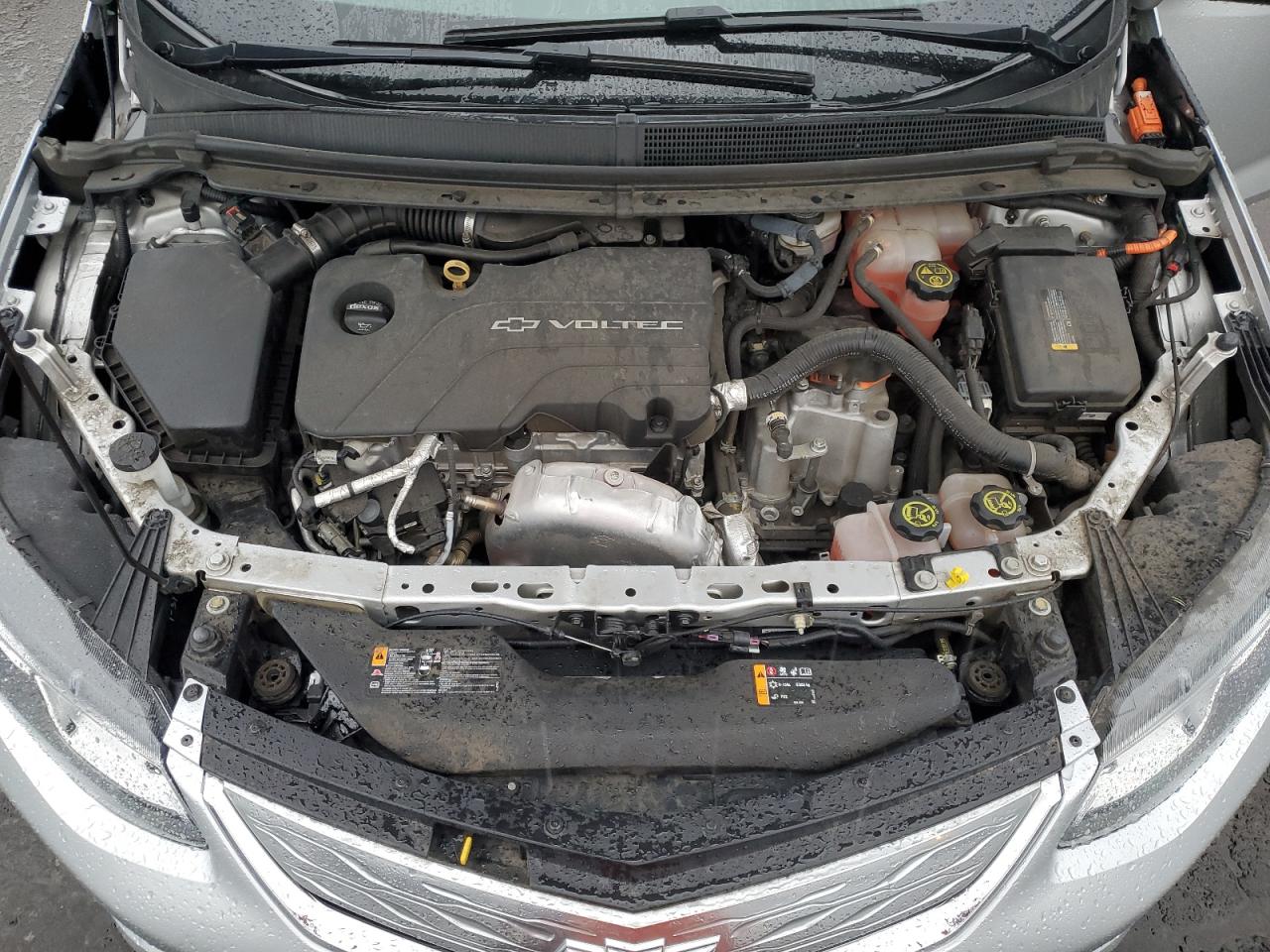 2017 Chevrolet Volt - Image 11