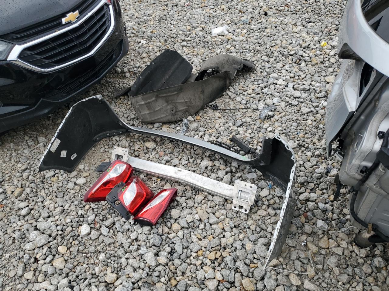 2018 Chevrolet Equinox - Image 13