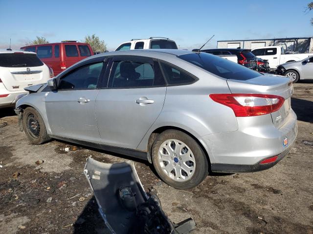 Sedans FORD FOCUS 2012 Silver