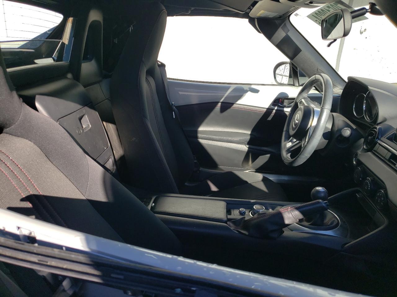 2017 Mazda MX-5 - Image 10