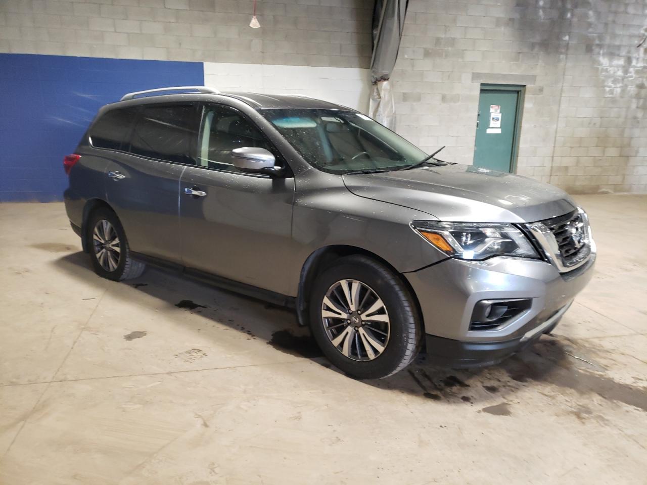 2017 Nissan Pathfinder - Image 4