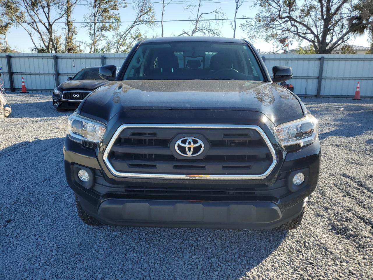 2017 Toyota Tacoma - Image 5