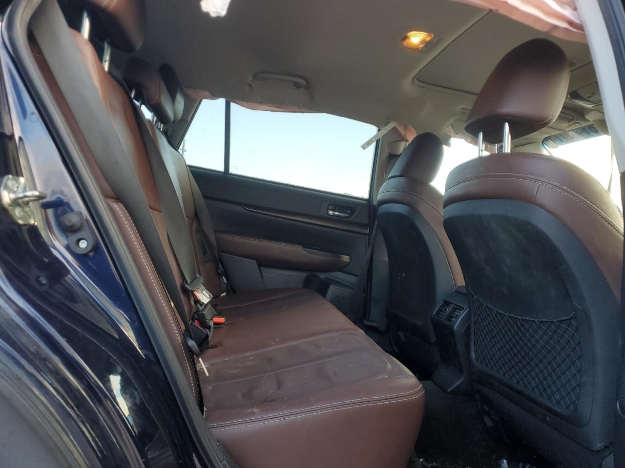 2014 Subaru Outback - Image 11
