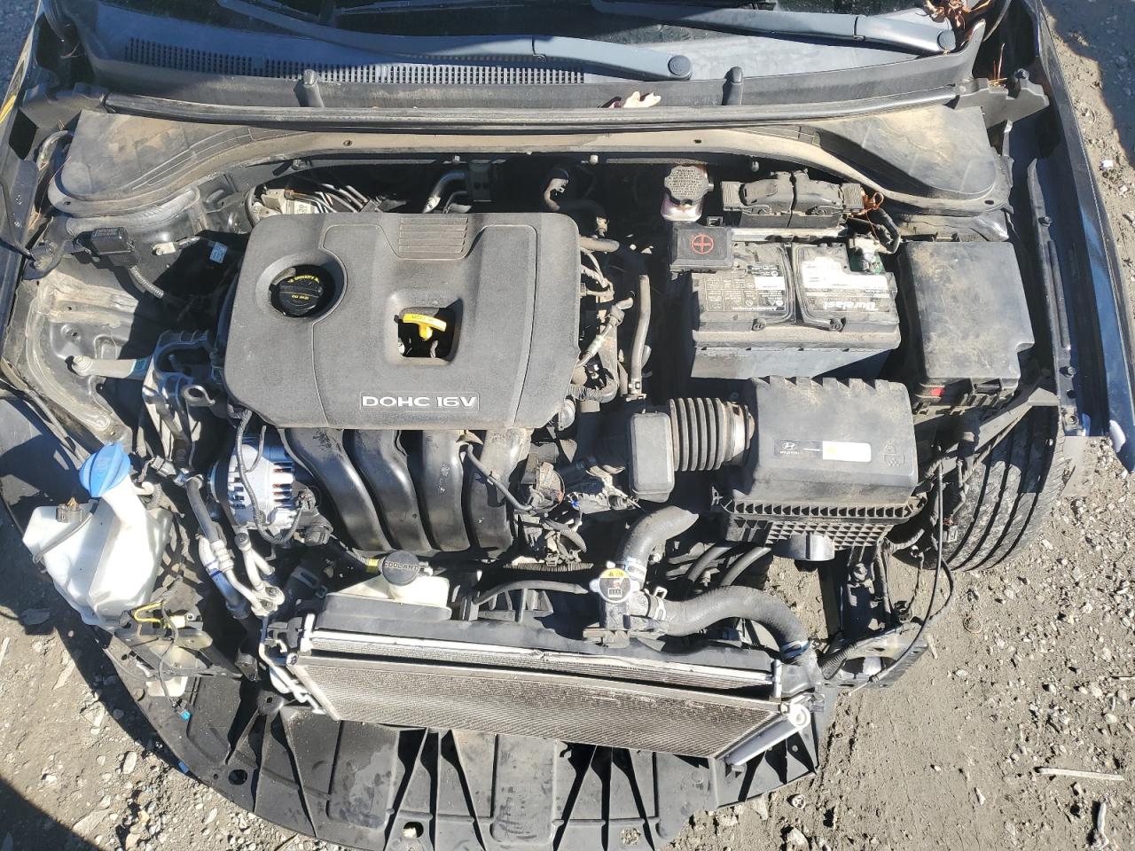 2018 Hyundai Elantra - Image 11