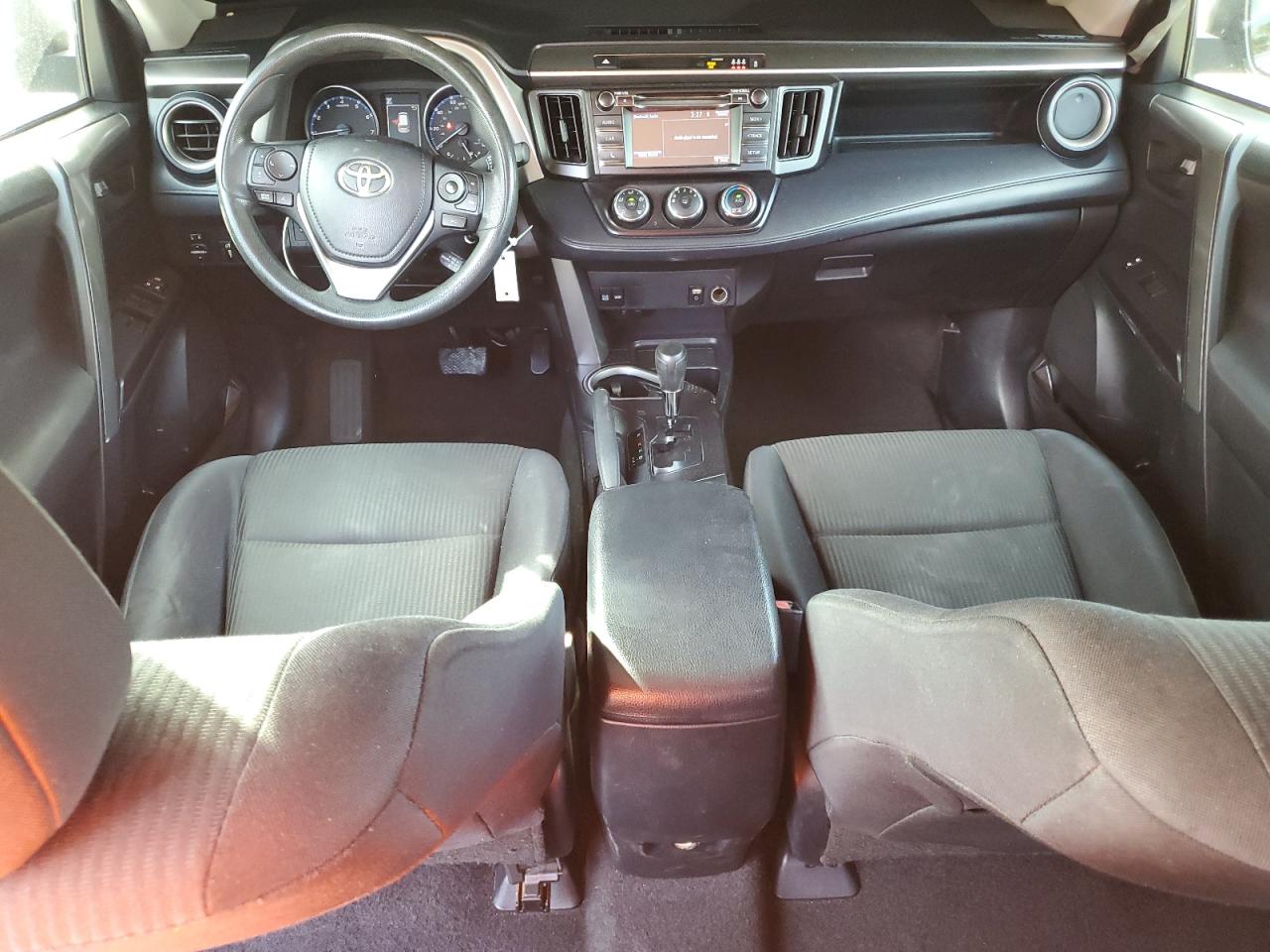 2017 Toyota RAV 4 - Image 8