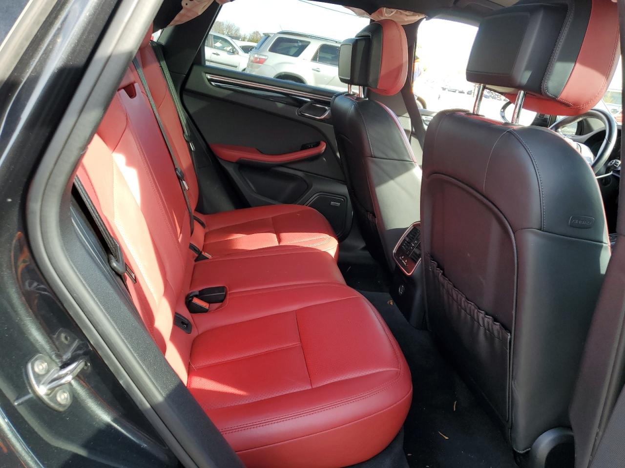 2019 Porsche Macan - Image 11