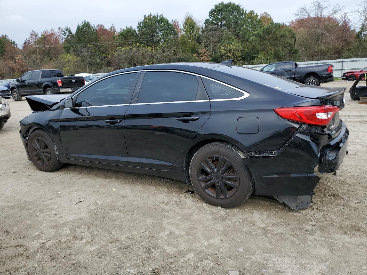 5NPE24AF9HH477860 2017 HYUNDAI SONATA - Image 2