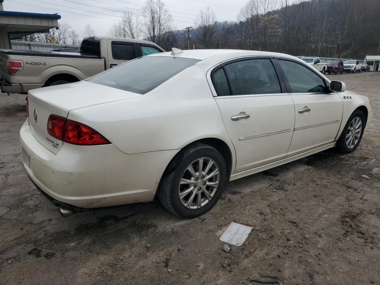 2010 Buick Lucerne - Image 3
