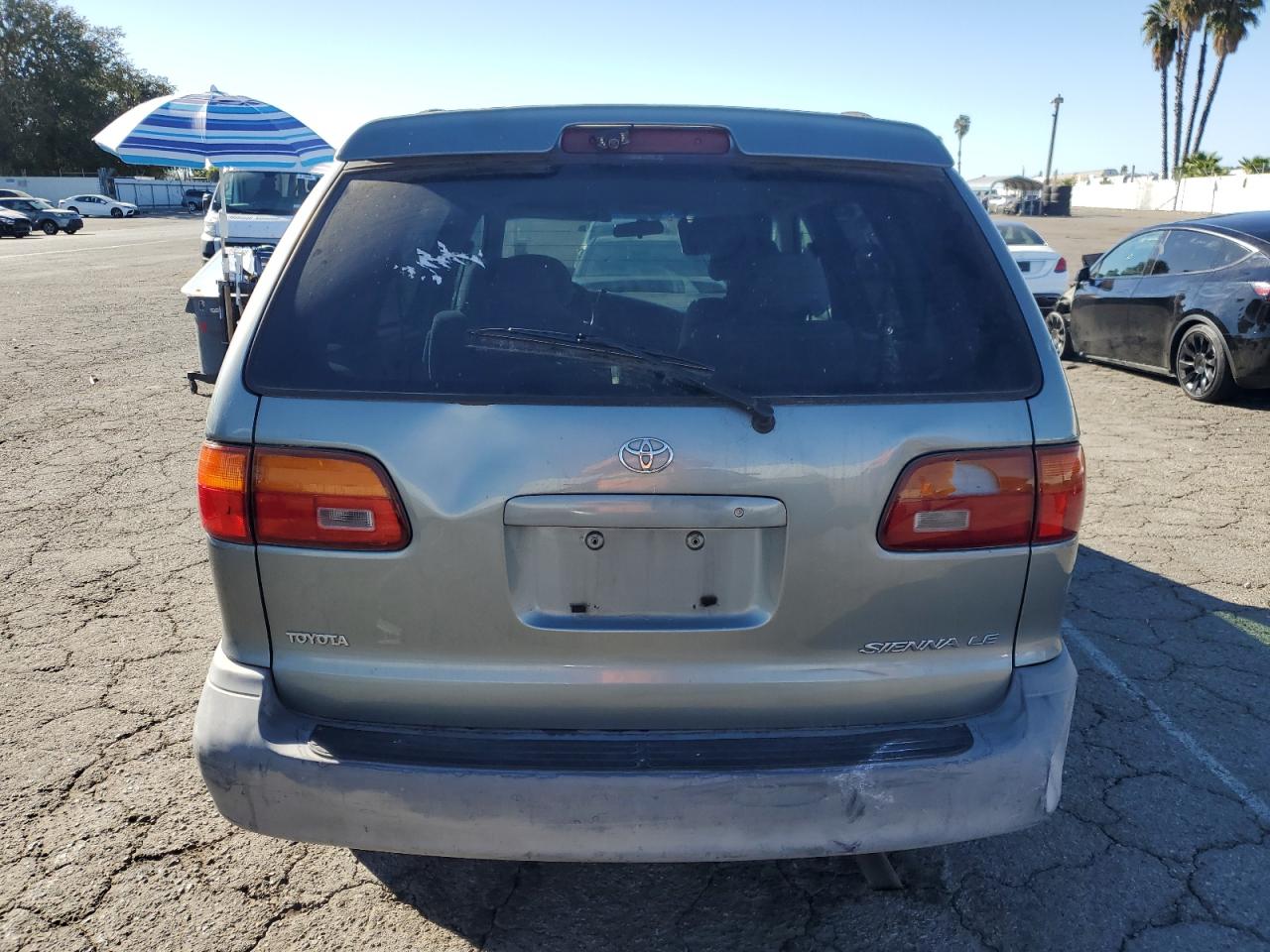 2000 Toyota Sienna Le VIN: 4T3ZF13C8YU178599 Lot: 62676585