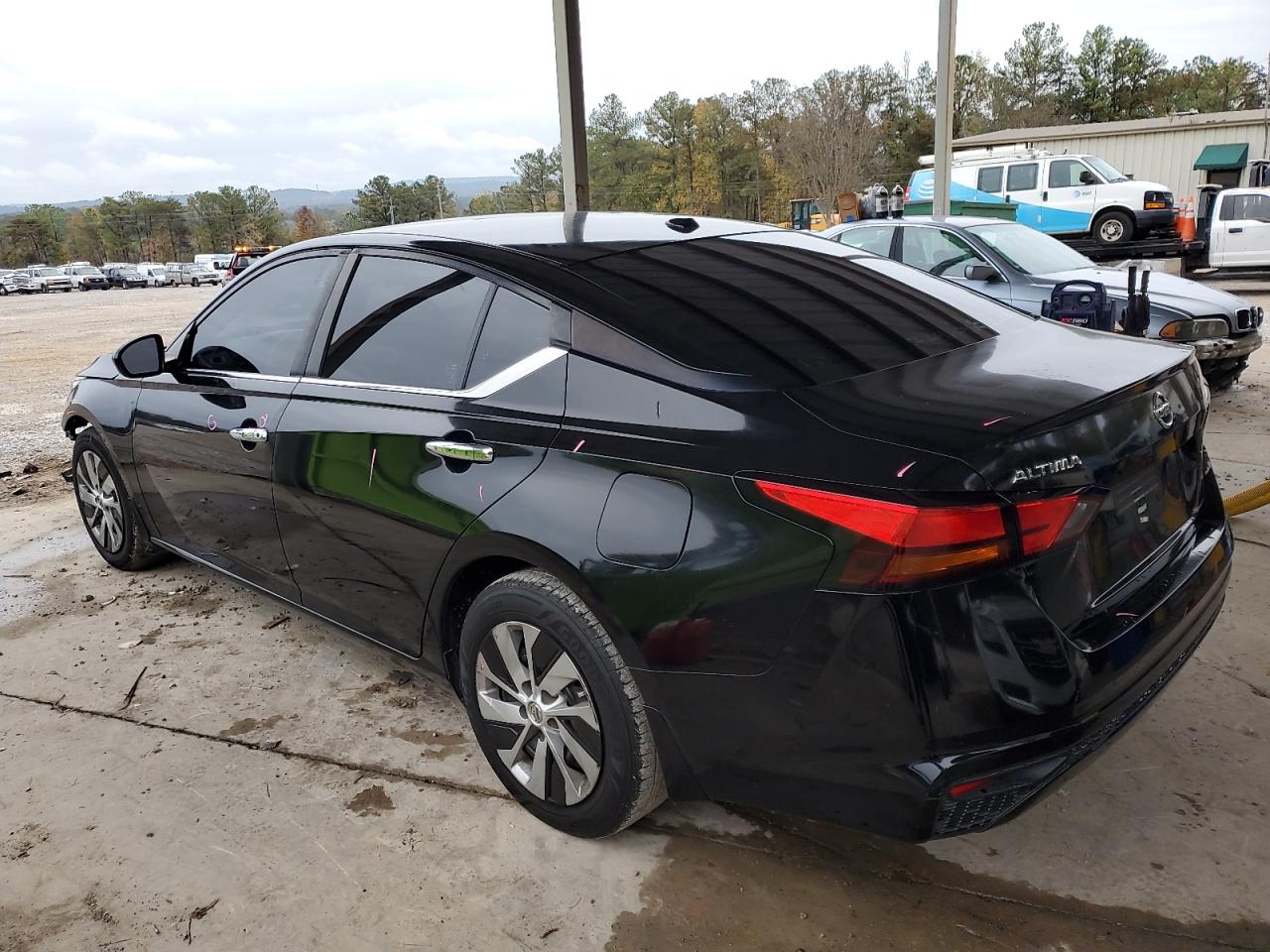 2019 Nissan Altima - Image 2