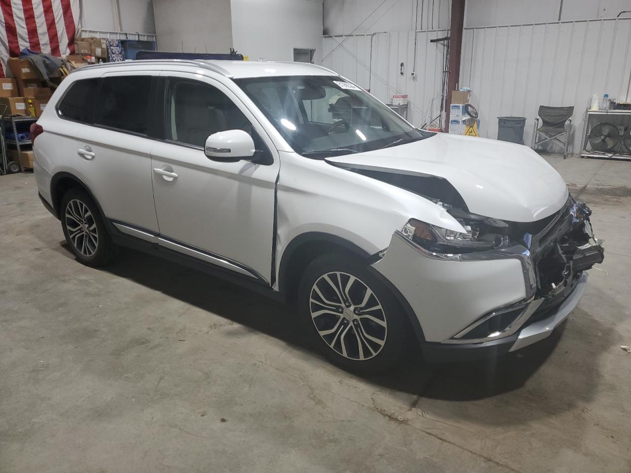 2018 Mitsubishi Outlander - Image 4