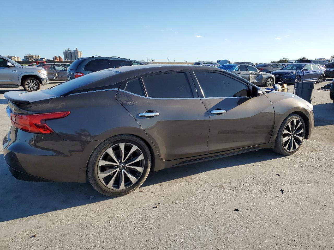2016 Nissan Maxima - Image 3