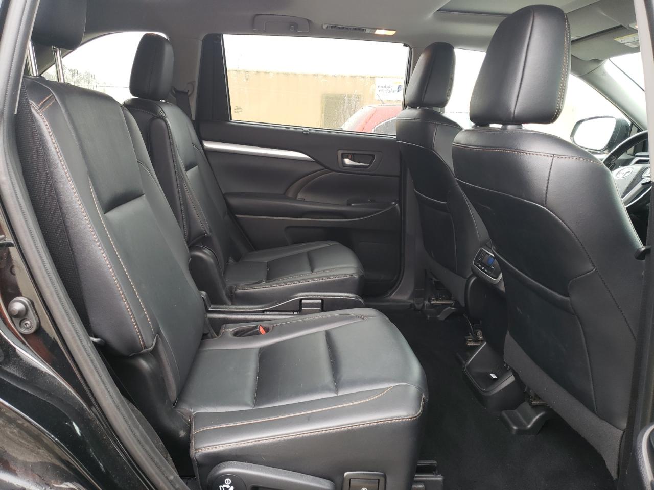 2019 Toyota Highlander - Image 11