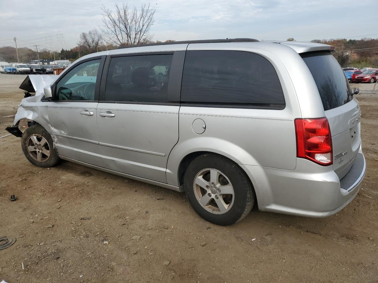 2012 Dodge Caravan - Image 2