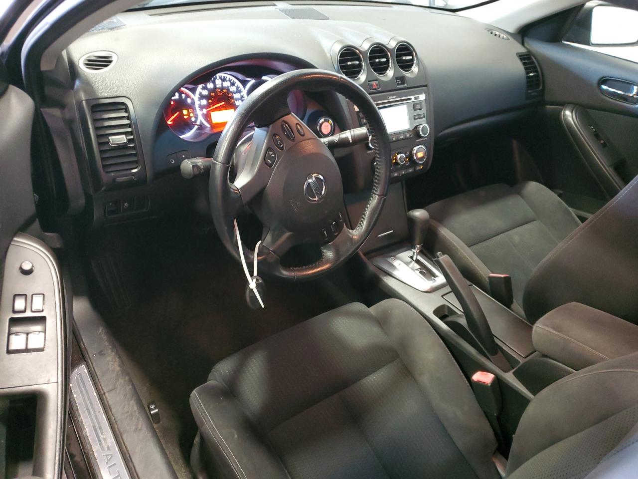 2011 Nissan Altima - Image 8