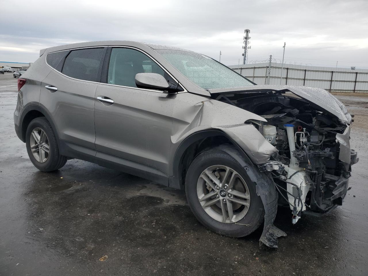 2017 Hyundai Santa Fe - Image 4