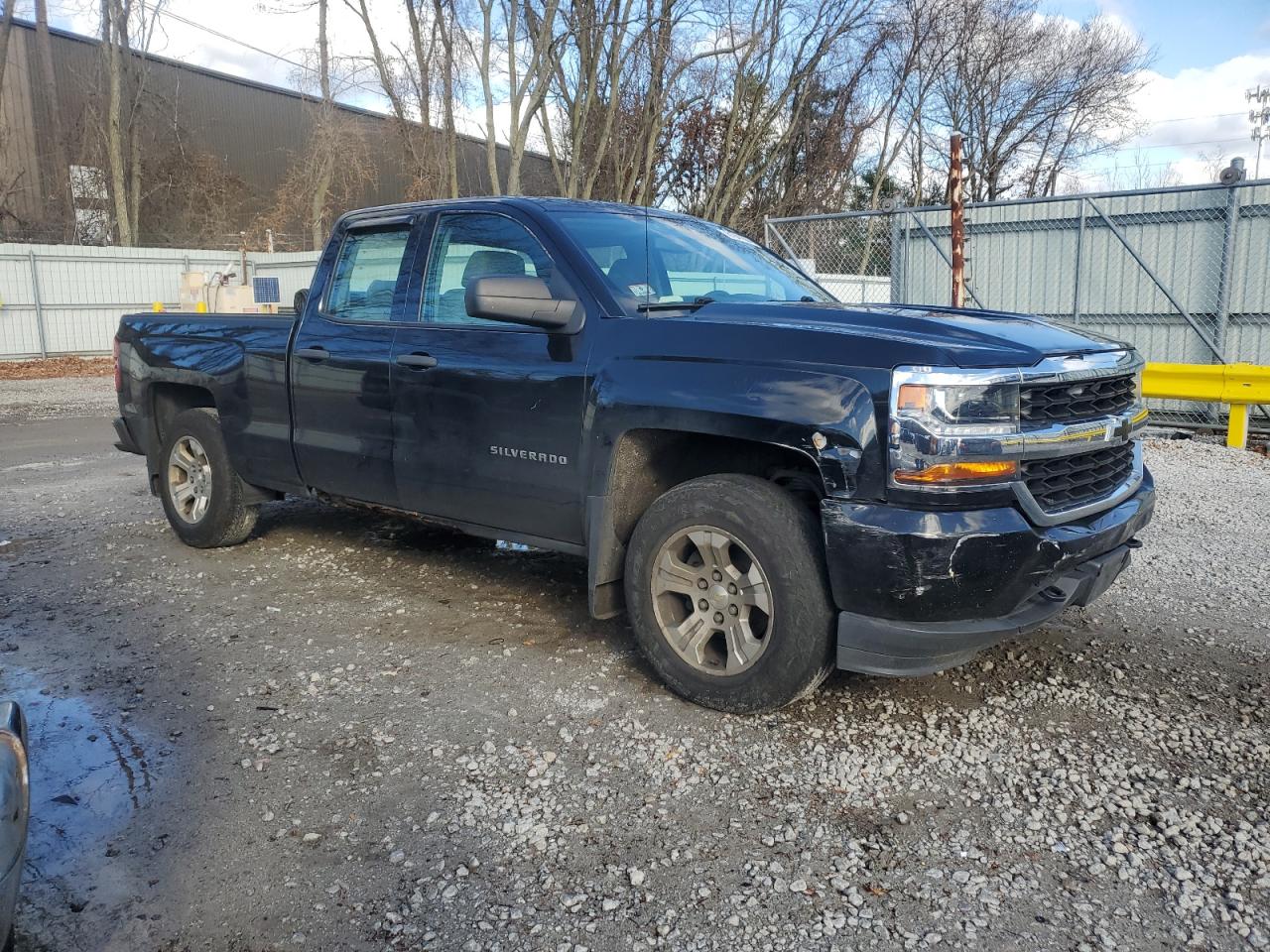 2016 Chevrolet Silverado - Image 4