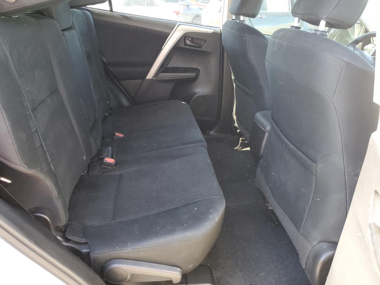 2016 Toyota RAV 4 - Image 11