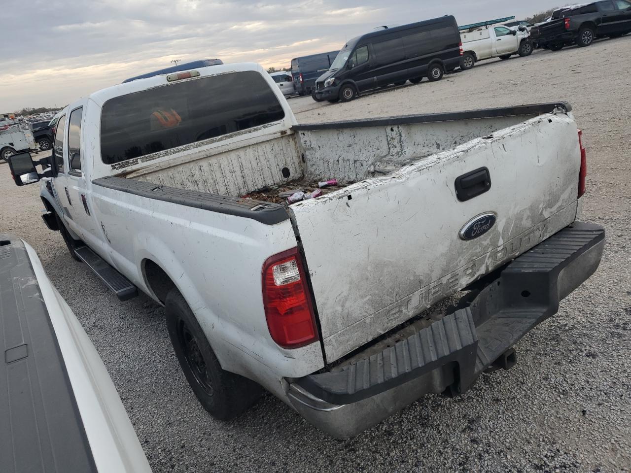 2010 Ford F350 - Image 2