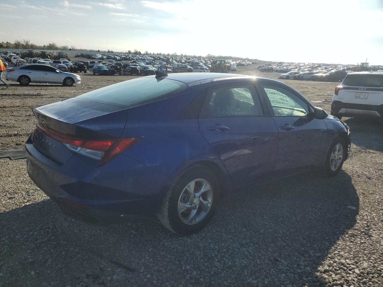 2021 Hyundai Elantra - Image 3