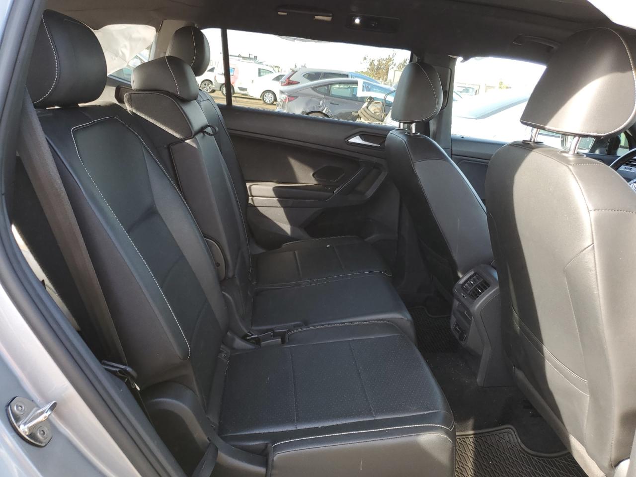 2021 Volkswagen Tiguan - Image 11