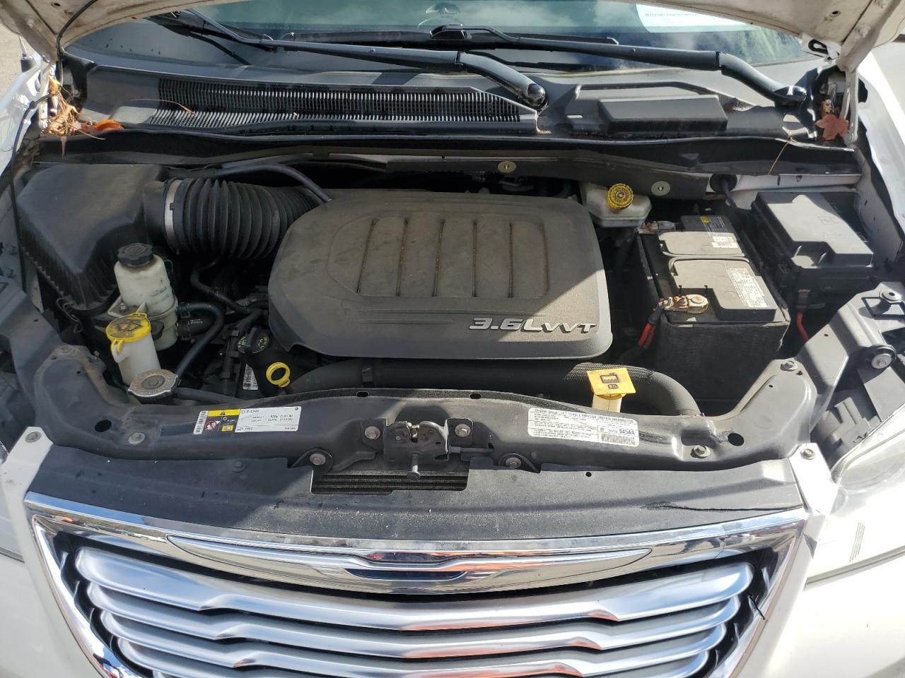 2013 Chrysler Town & Country - Image 12