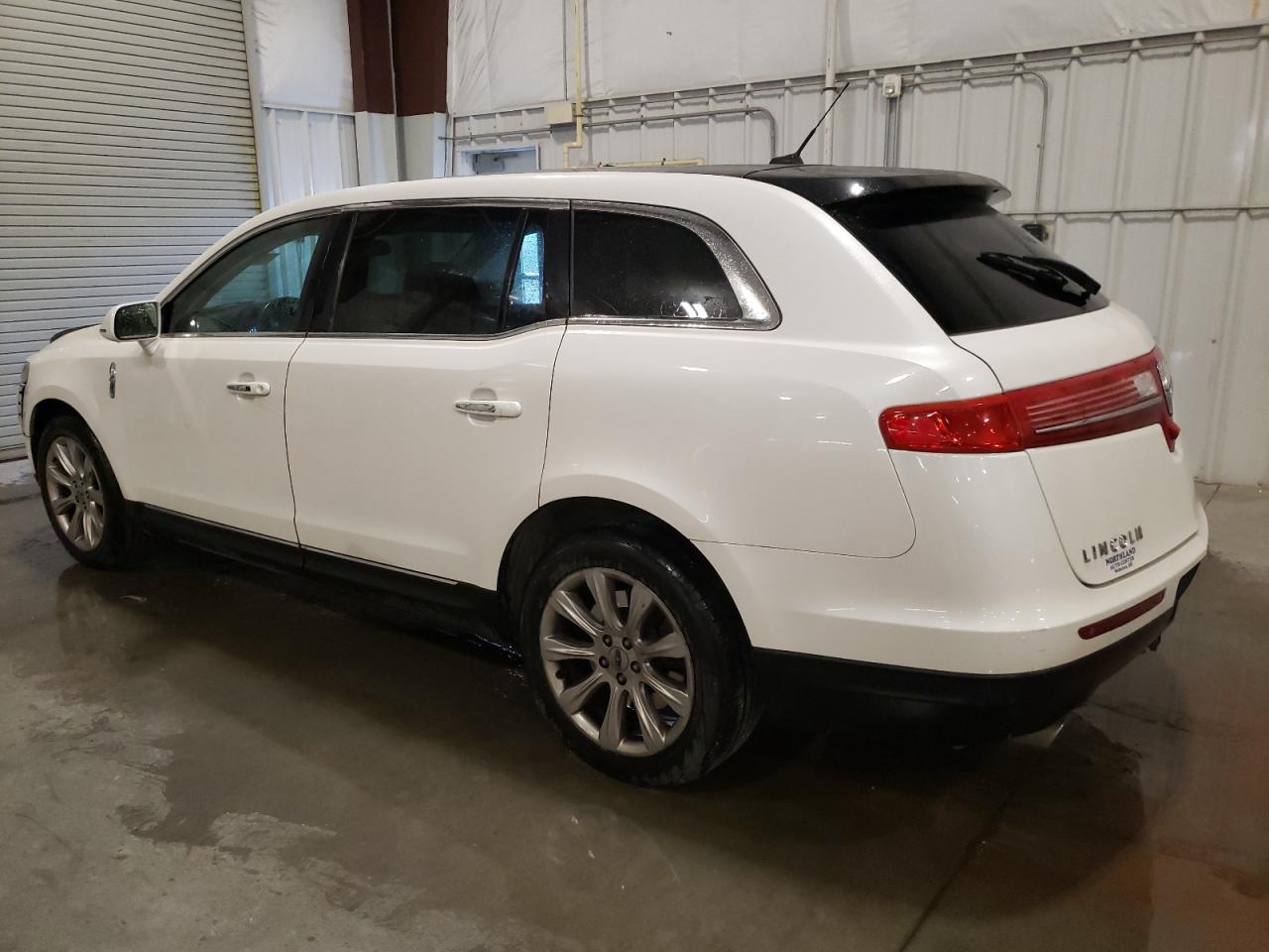 2015 Lincoln MKT - Image 2