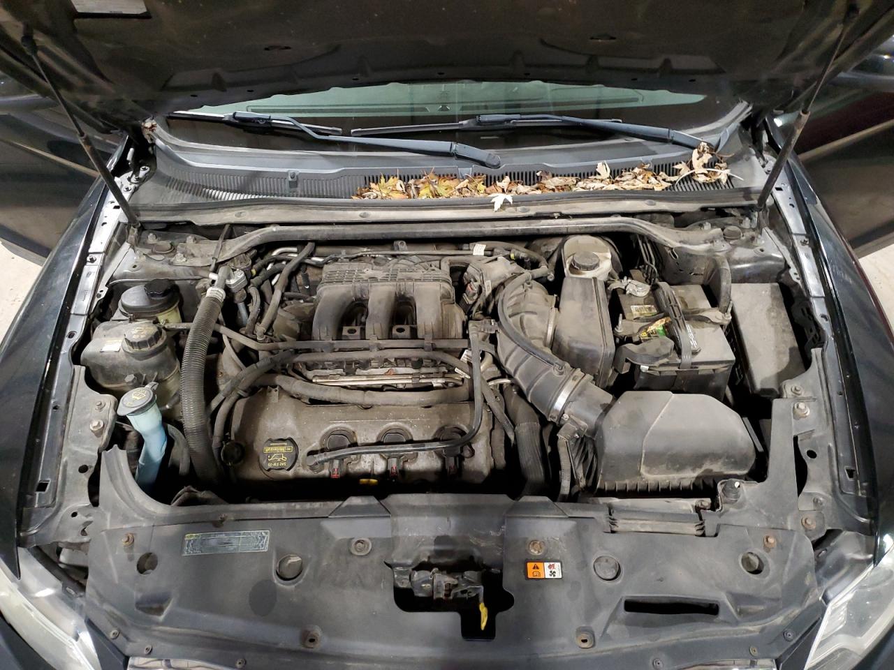 2011 Ford Taurus - Image 11