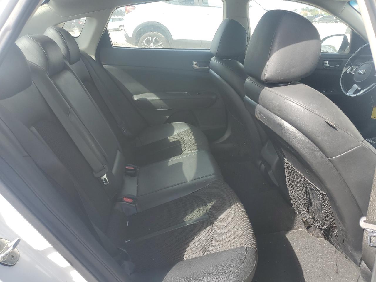 2019 Kia Optima - Image 10