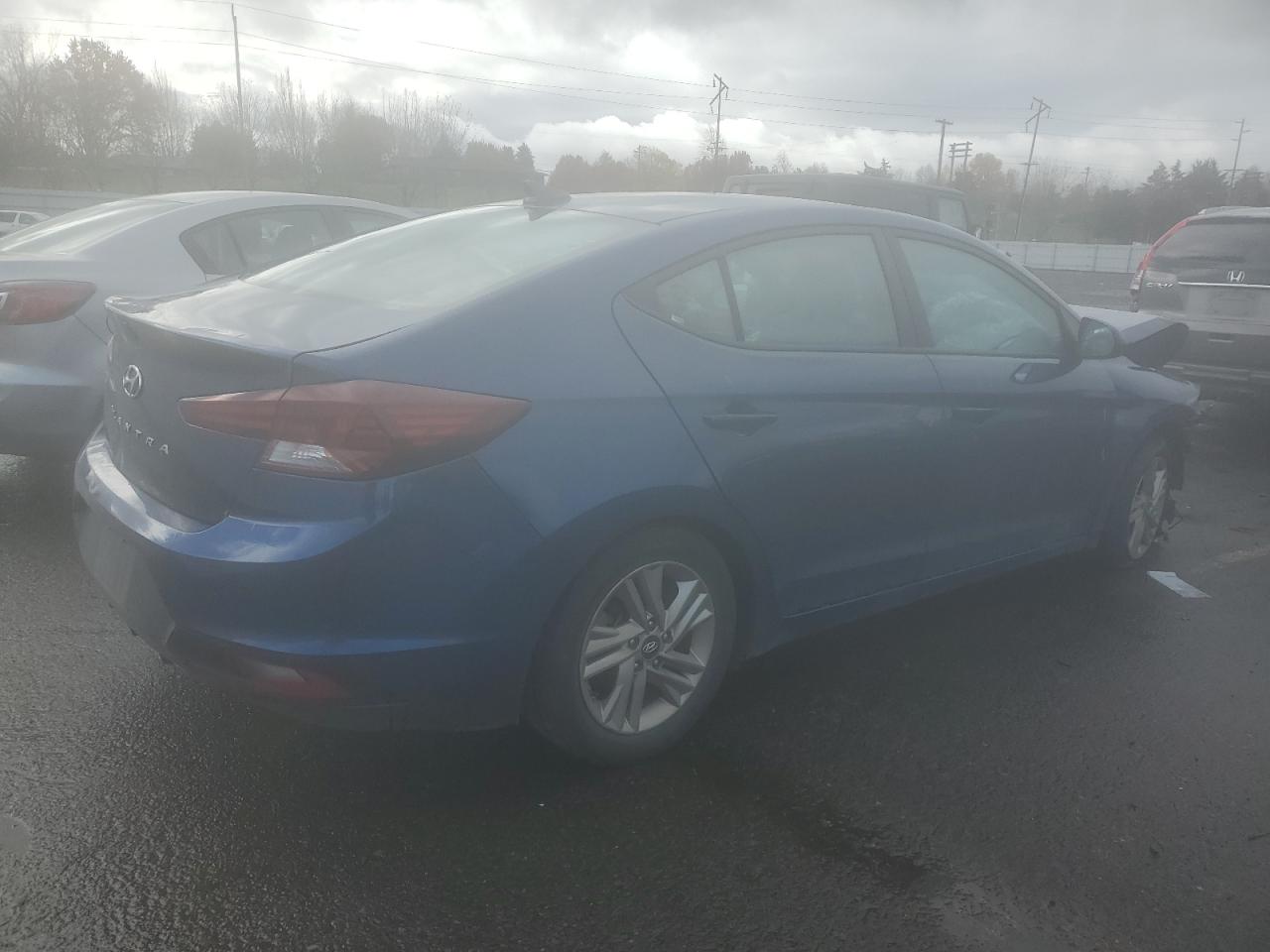 2019 Hyundai Elantra - Image 3